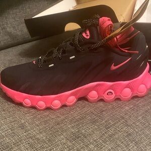 Nike Black and Pink Air Max DNS FF women’s 8